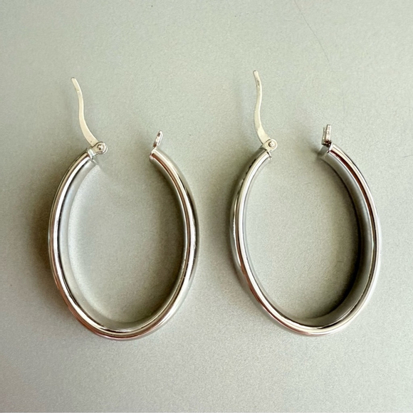 Jacmel Mauritius JCM Modern Oval Thick Hoop Sterling Silver Earrings SHINY - Picture 5 of 7